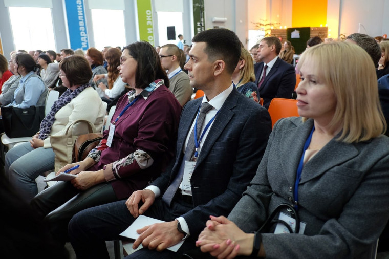 Окружная конференция «Основы российской государственности: развитие»  в Кирове.