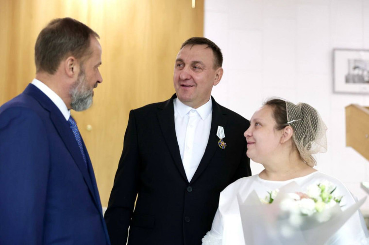 Владимир Путин пообщался с многодетной семьей из Приволжского федерального округа.